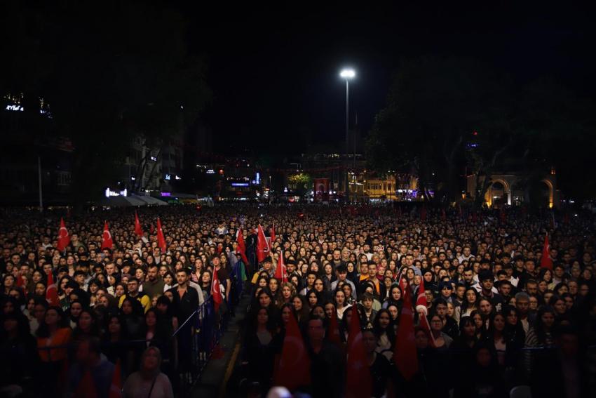 19 MAYIS COŞKUSUYLA  ULU ÖNDER ATATÜRK'E MİNNET VE SAYGIYLA...