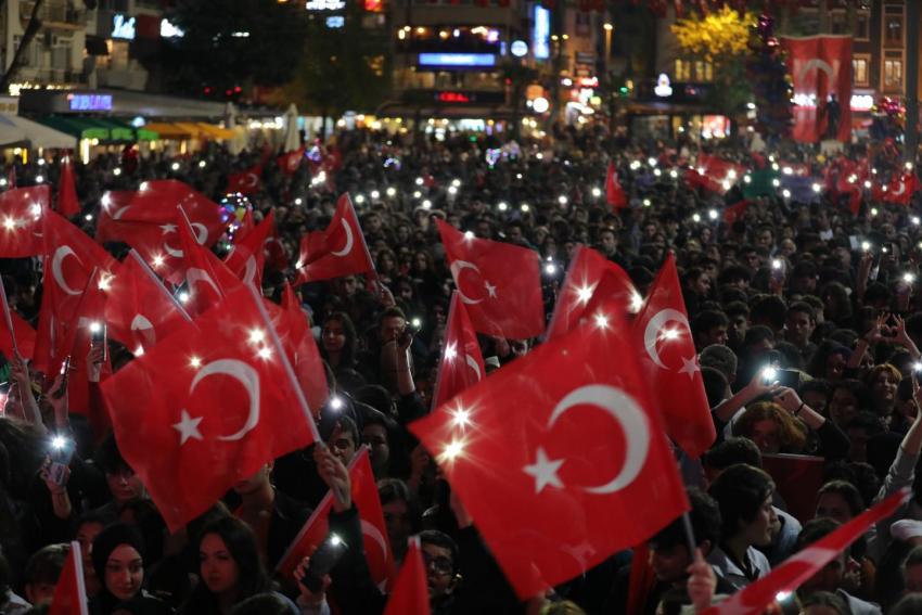 19 MAYIS COŞKUSUYLA  ULU ÖNDER ATATÜRK'E MİNNET VE SAYGIYLA...