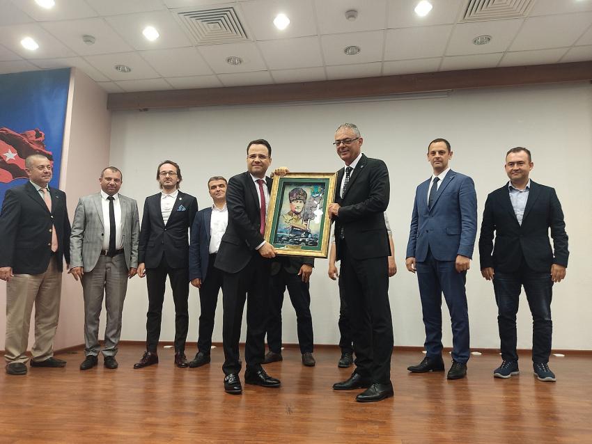 Prof.Dr.Demirtaş'tan Ticaret Borsası'nda Ekonomi Konferansı