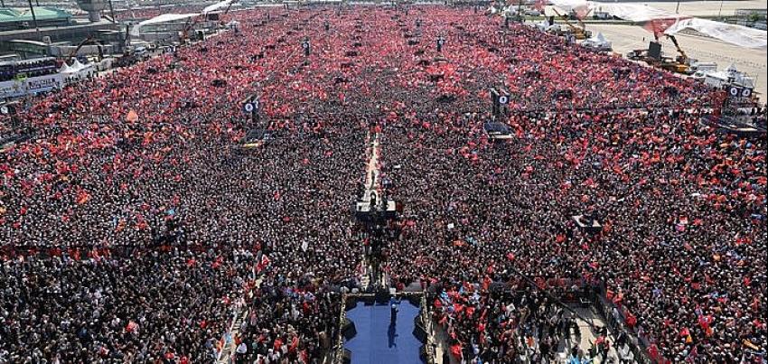 Büyük İstanbul Mitingi'ne 1 milyon 700 bin kişi katıldı
