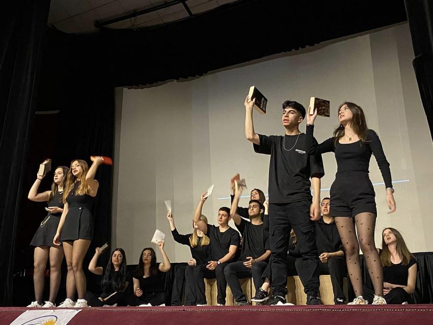 Gençlerden muhteşem 'Bandırma Vapuru Oratoryosu'