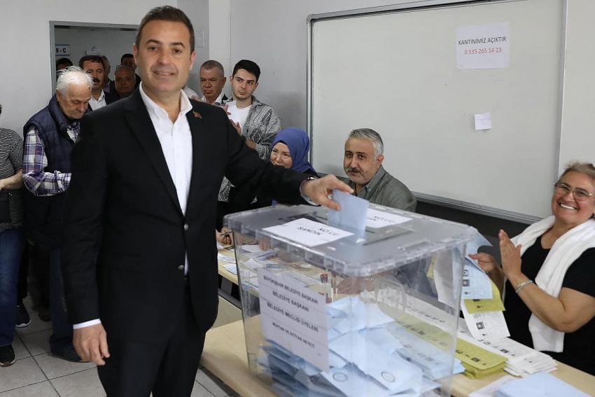 Ahmet Akın oyunu Gönen’de kullandı.