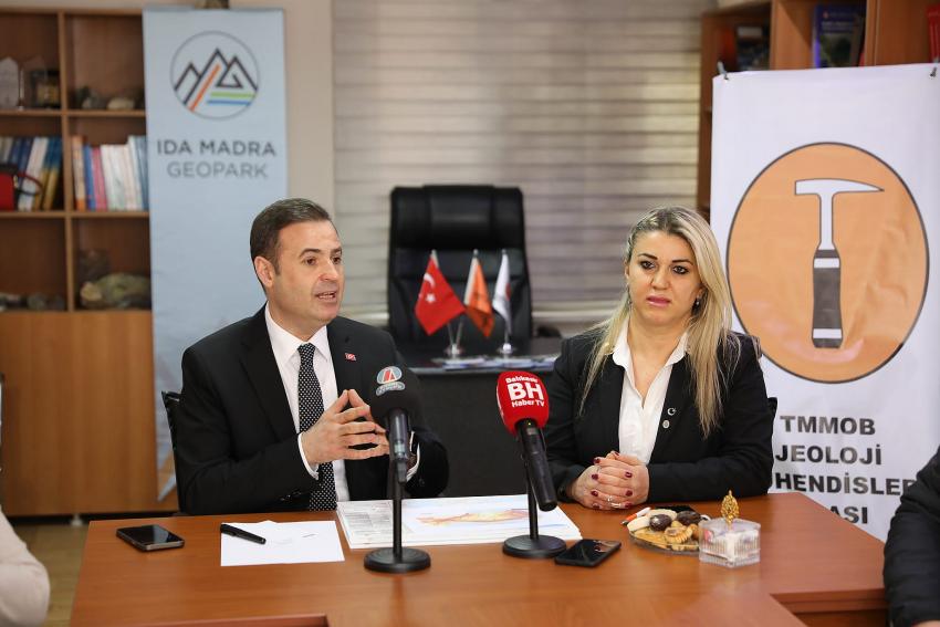 AHMET AKIN; 'BALIKESİR'İ BİLİMLE SAĞLAM TEMELLERE OTURTACAĞIZ'