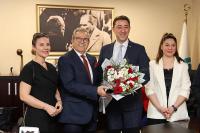 BANDIRMA BELEDİYESİNDE DEVİR TESLİM TÖRENİ 