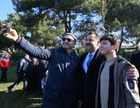 “Eline mikrofon alıp hizmet   üretmeyen siyasilerden olmadık”