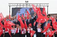 BALIKESİR'DE 23 NİSAN COŞKUSU SOKAKLARA SIĞMADI