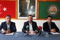 Ayvalık Ziraat Odası Başkanı Hasan Baysal, festival komitesini topa tuttu.
