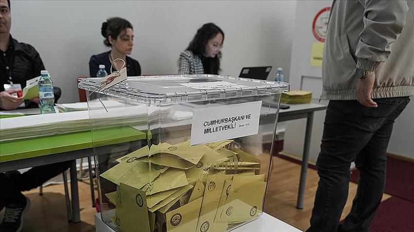 Yurt dışındaki yaklaşık 700 bin seçmen 14 Mayıs seçimleri için oy kullandı