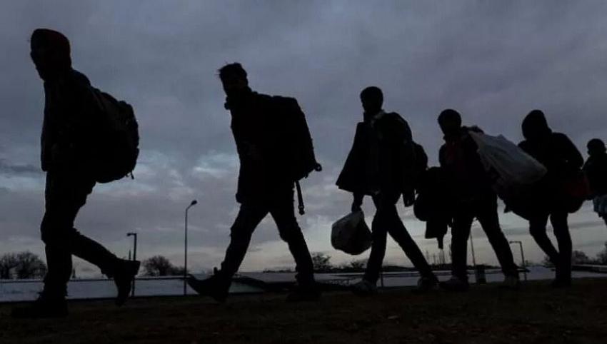 Siyonistler teknelerle Güney Kıbrıs'a kaçıyor